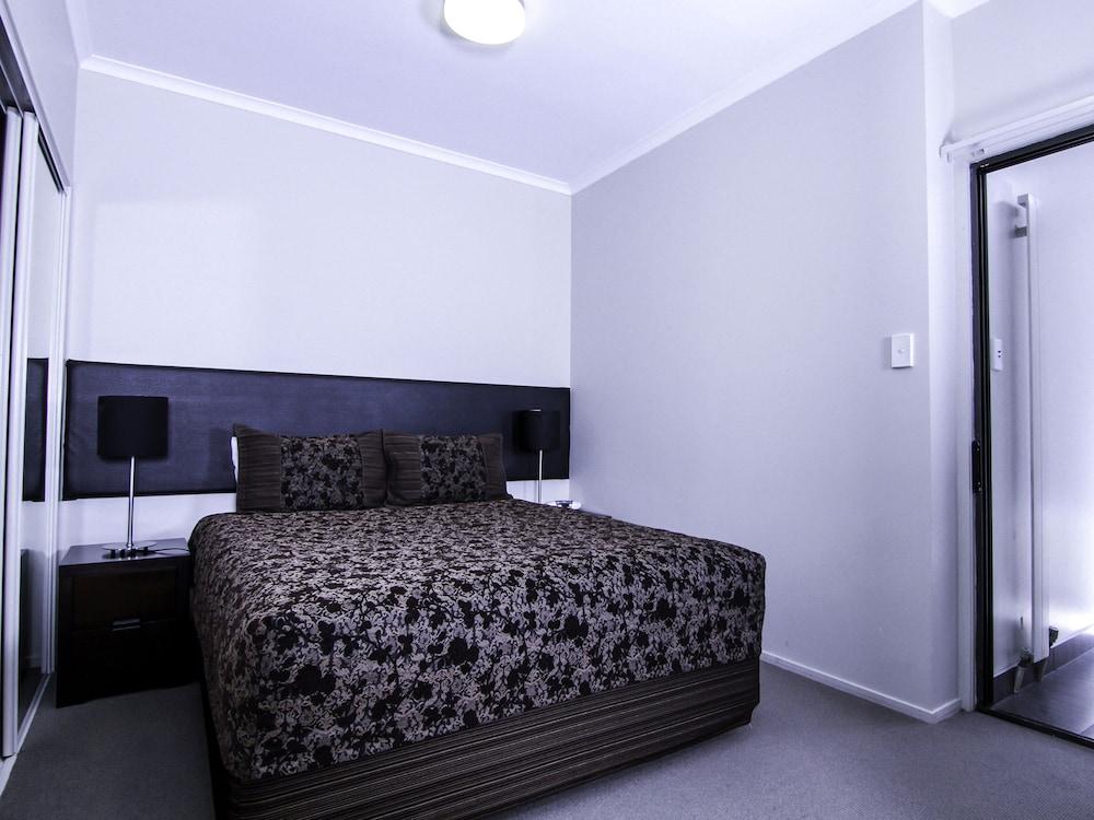 Apollo Aparthotel